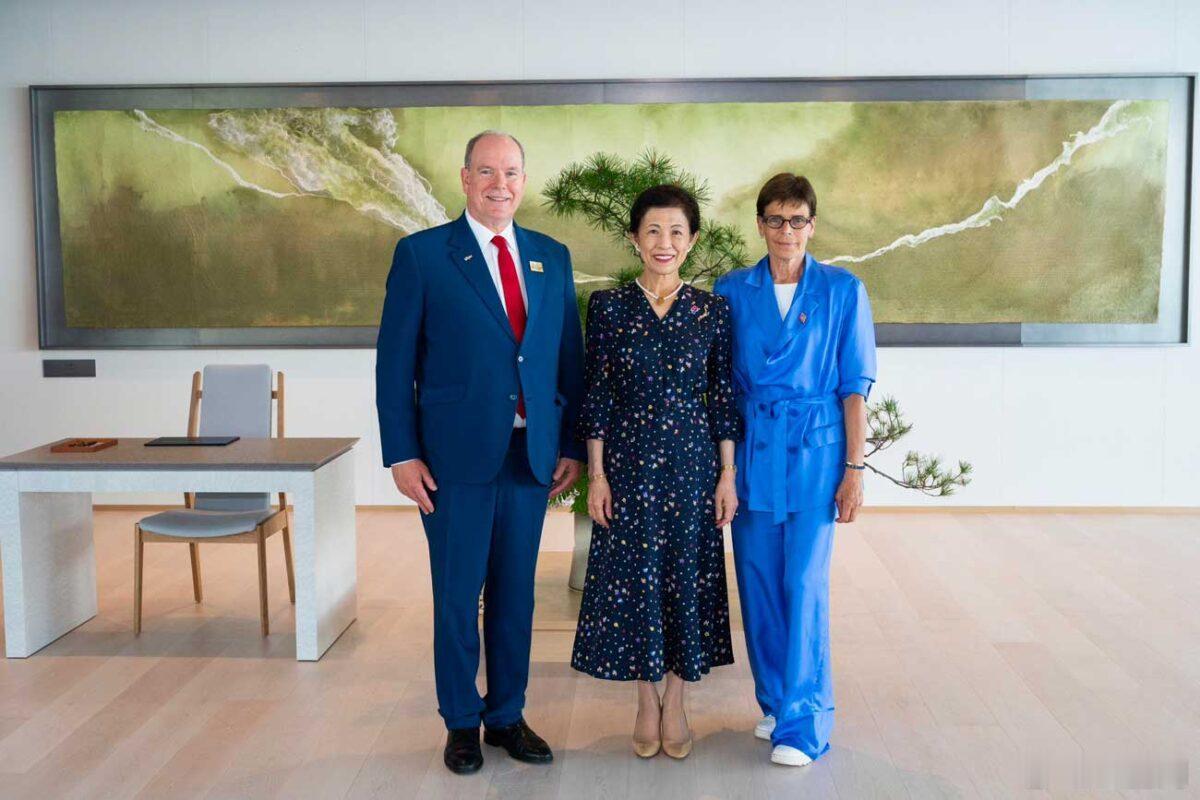 摩纳哥王室日本皇室🇲🇨6月28日，阿尔贝二世亲王在妹妹斯蒂芬妮公主、外甥