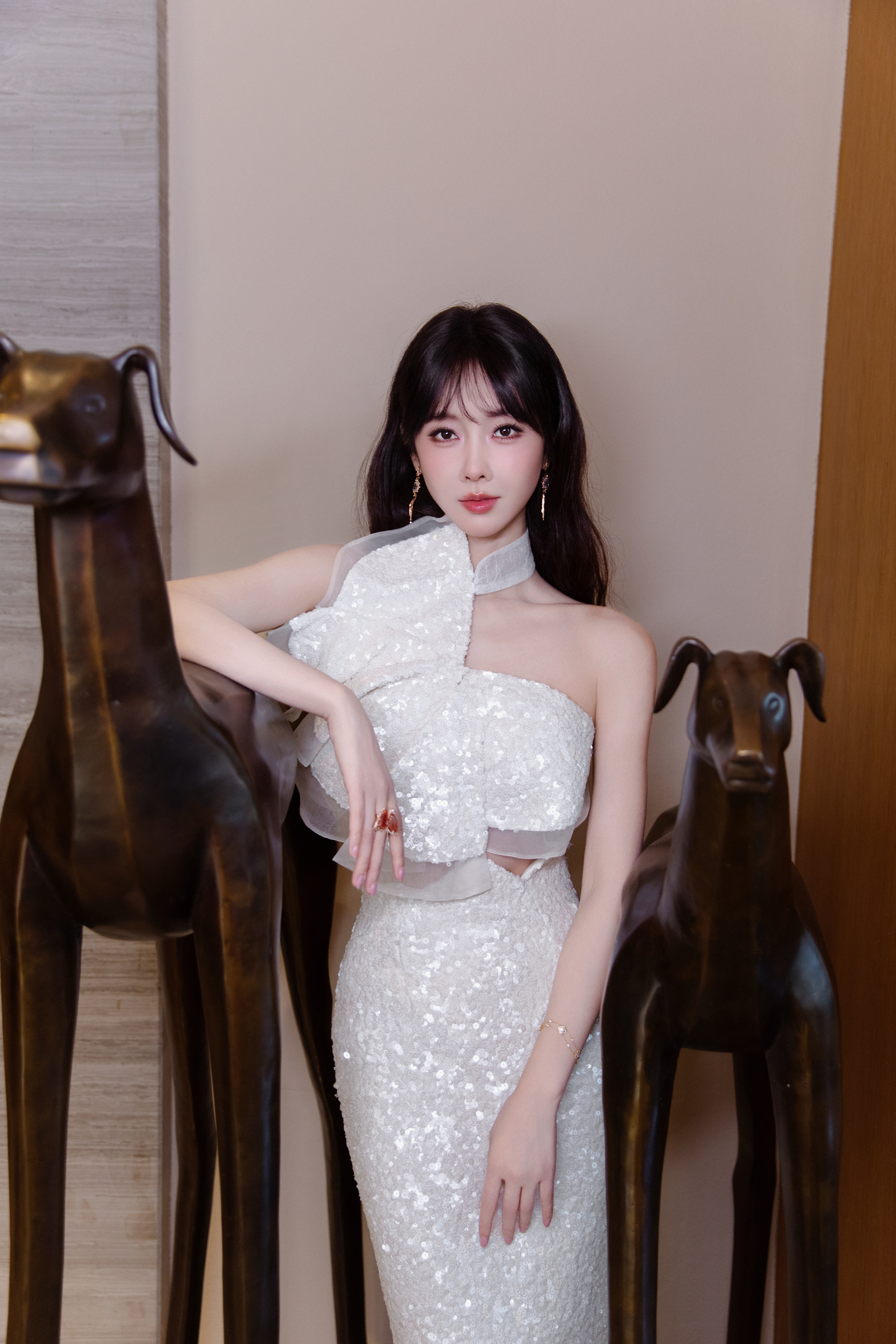 宣璐 一步一摇曳，一身白月光，是温柔也是不可复刻的气场。