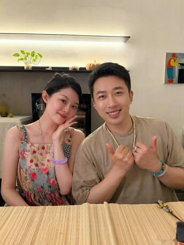 于正回应晚晚怀孕于正回应晚晚怀孕，大家不要乱说呀！于正说不知道晚晚怀孕