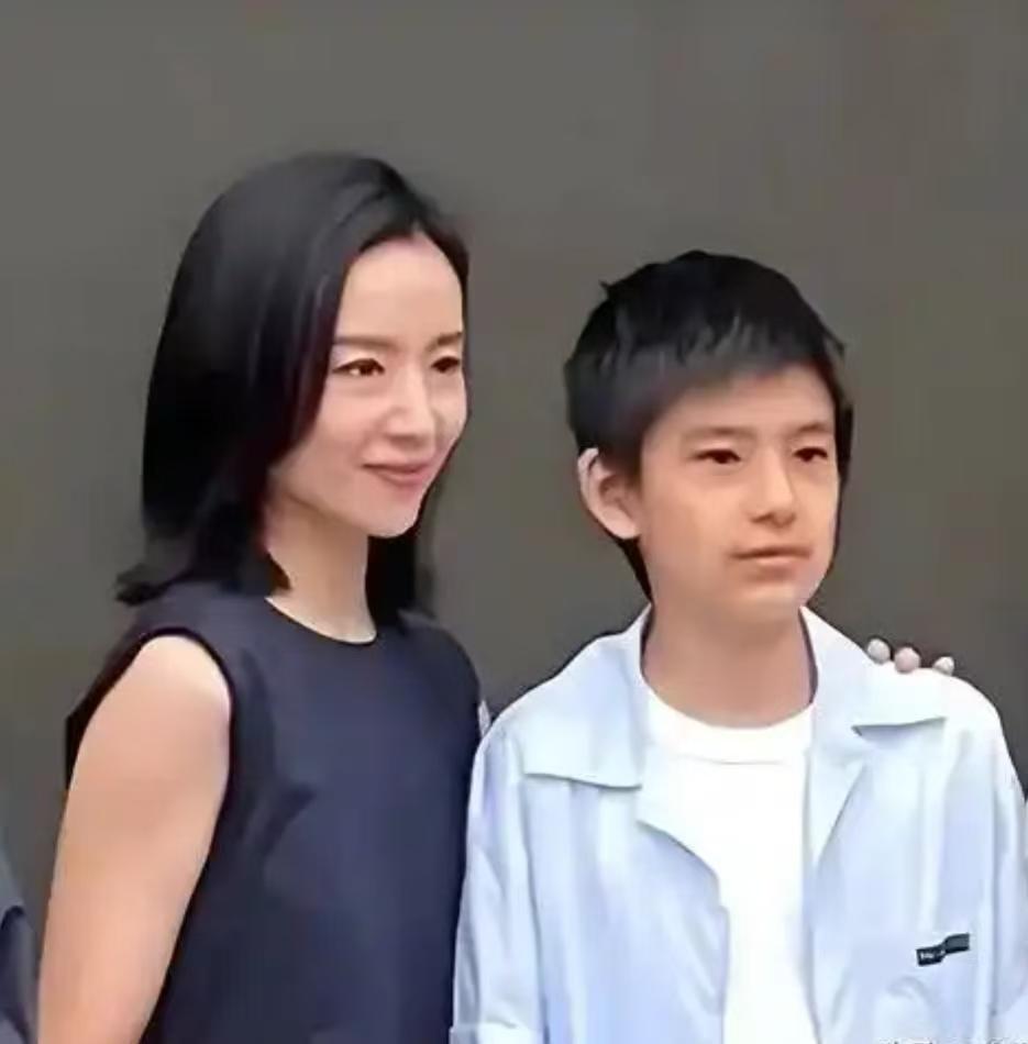 顶顶选择潘粤明后，董洁终于活回自己谁也没想到，纠缠了整整十五年的抚养权纷争