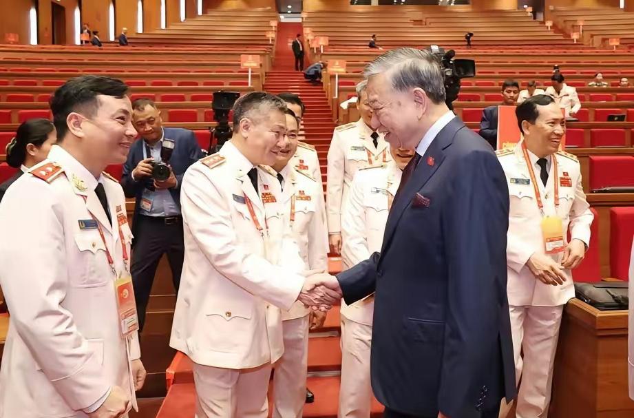 呼之欲出！越南这两天开大会，马上就会产生新的四驾马车的。先说第一驾马车的条件吧，