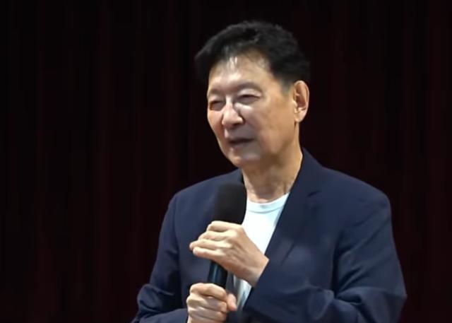 赵少康取消去非洲旅游是“及时止损”在被骂了两天后，赵少康今天（18日）终于出面