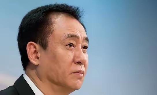许家印如果不做恒大足球，或许刘不会折腾2.4万亿的负债了。恒大足球靠疯狂砸钱换来