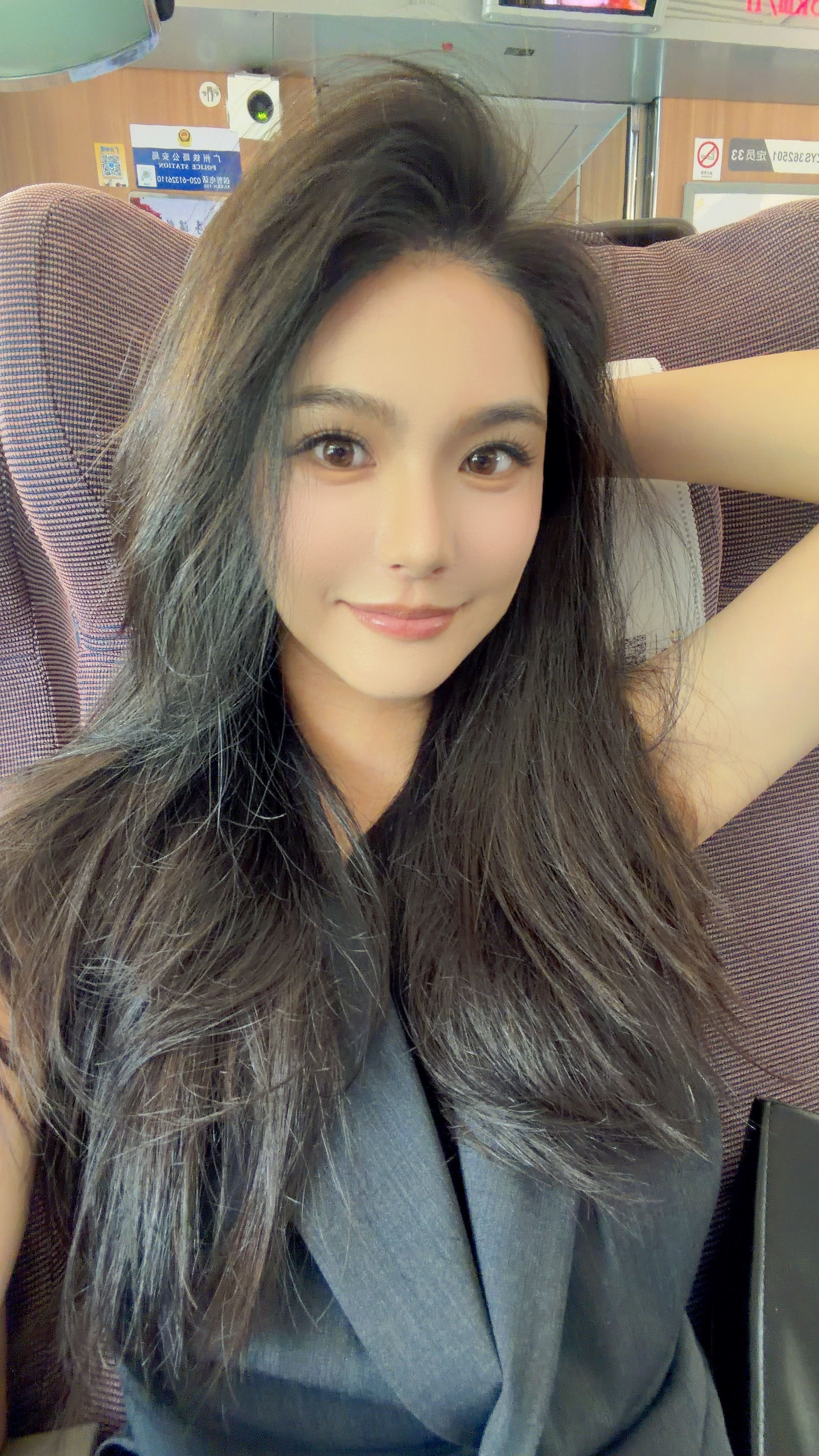 叮！姐姐撸妆完毕🔚有木有姐感？