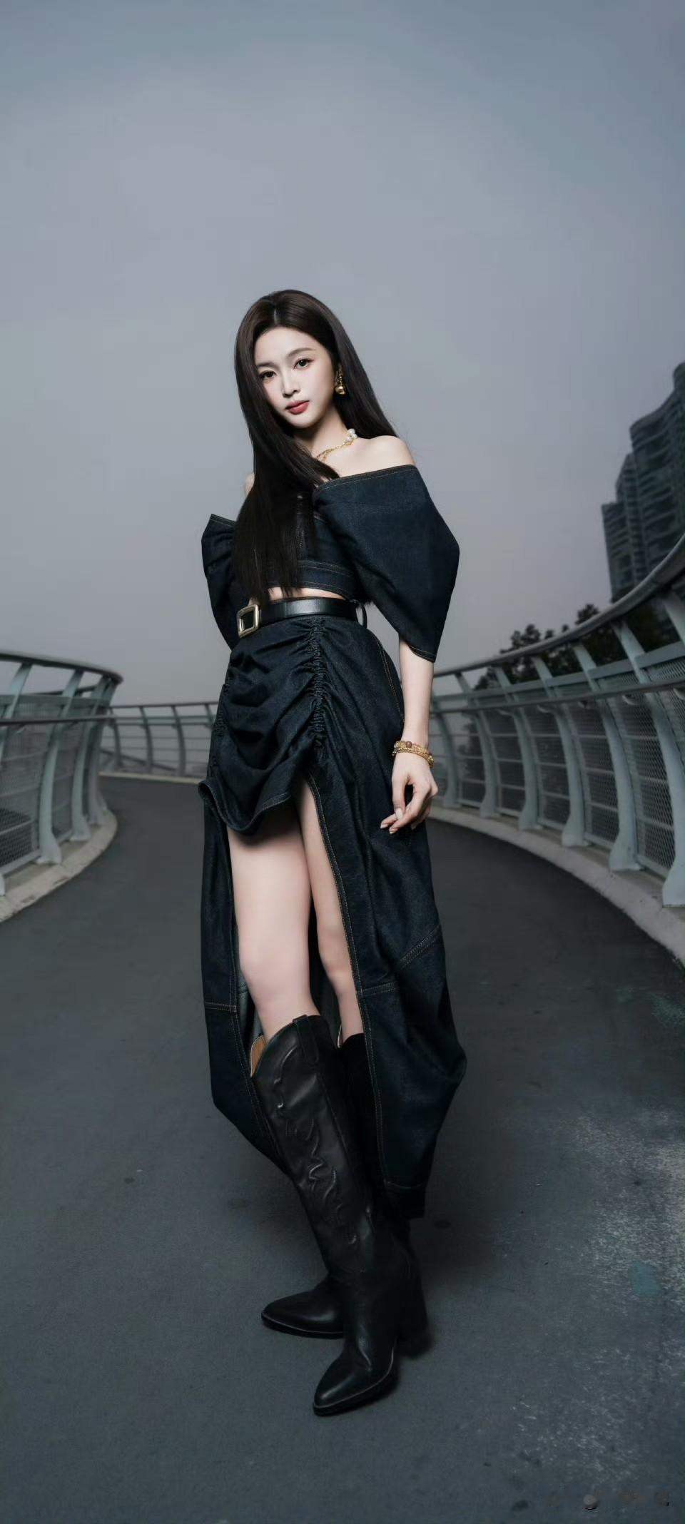 吴宣仪你猜是不是光腿？