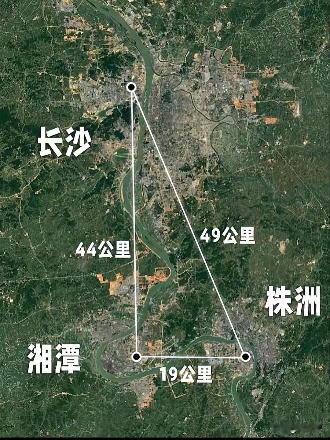 长沙本有机会冲击中部第一城的，可最终还是被自己给绊住脚步了。要知道真正喊出都市圈