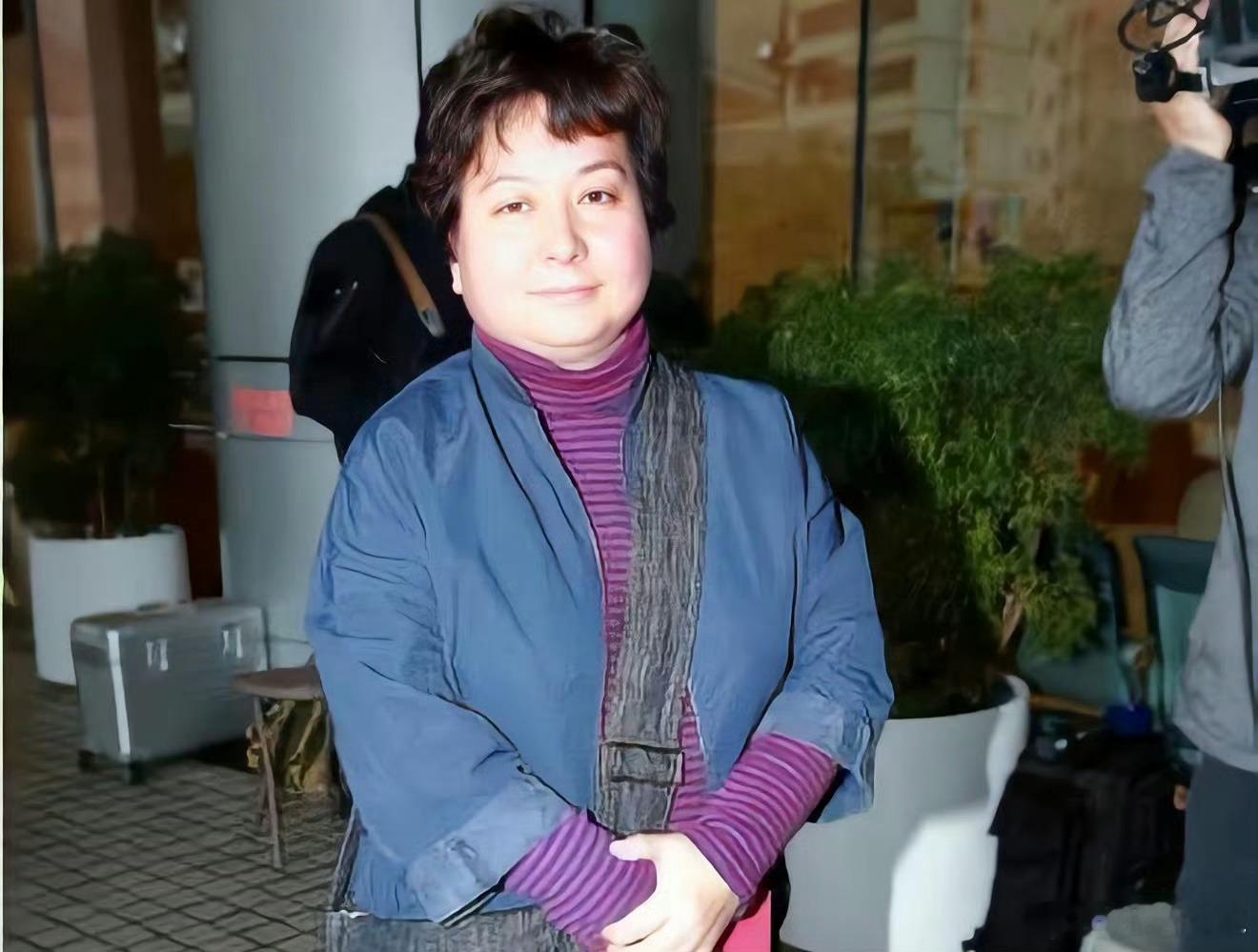 何超蕸去世赌王二房女儿何超蕸于今日安详离世，享年60岁。作为何超琼的亲妹妹，她一