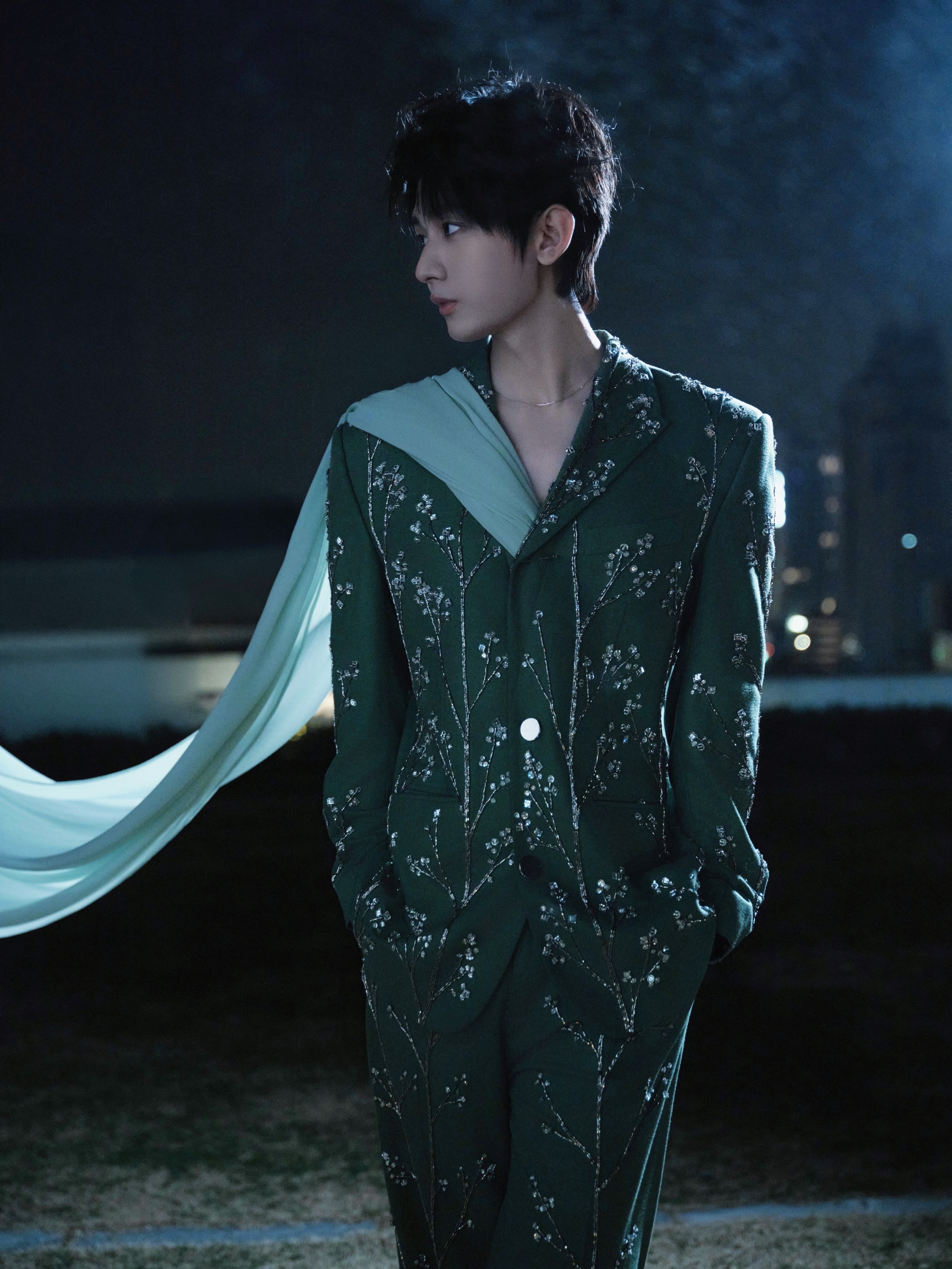 成毅×元旦大片🎇烟火璀璨，闪耀人间✨