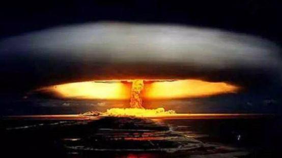 理论上来说，氢弹威力确实上不封顶，但是核武器有个不成文的规定：扔不到对方头上去，