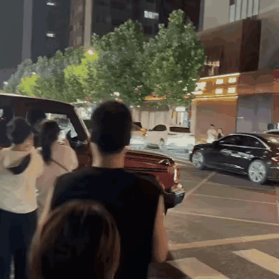 一觉醒来，发现大头昨晚已经返回北京了。期待中的胖头大战没有上演，魏桥已然六战全