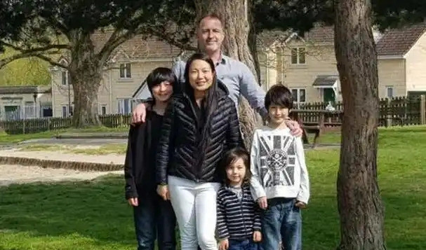 老头说能怀孕就结婚，结果真怀了天呐！69岁亿万富豪爱上3
