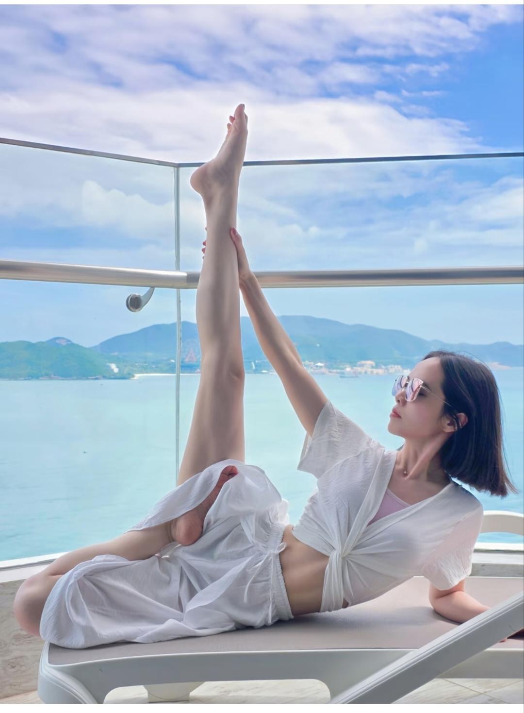 这腿伸的好直，看着就有力量。