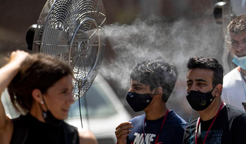 董明珠这回是真低头了。欧洲热浪烧到40度，中国空调卖疯了，美的海信TCL赚得盆满