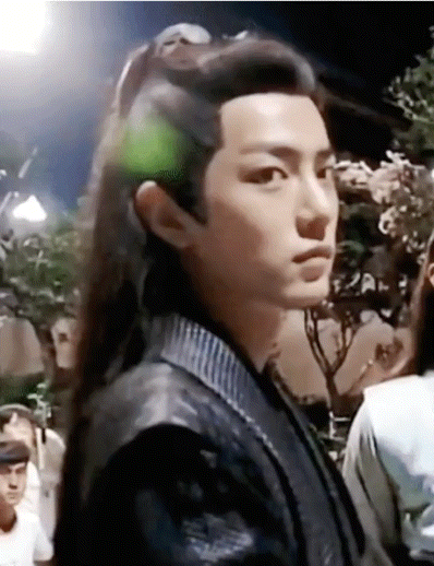 谁又惹肖战不高兴了😣🤲🏻