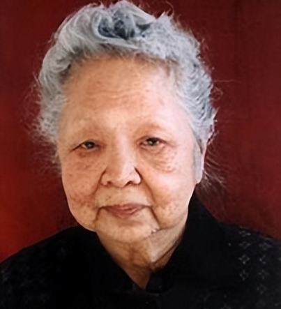 1957年，美国海关私吞了中国女人行李箱里面的6800美金，她却开心地笑了。殊不