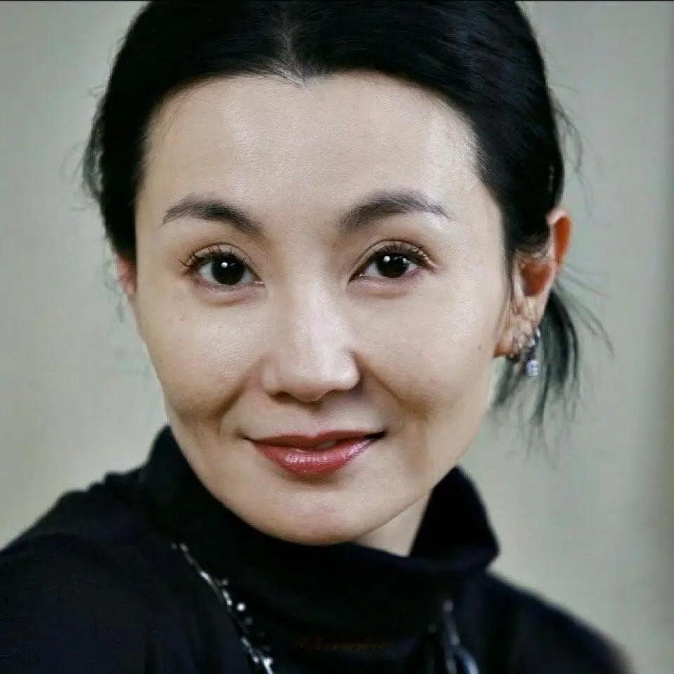 2010年，彼时45岁的张曼玉。