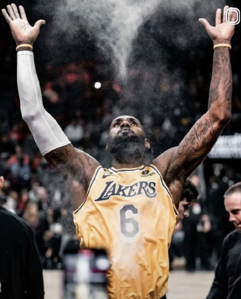 湖人队今年季后赛能走多远？看好半决赛上演洛城德比！常规赛还剩八场，湖人的对手分