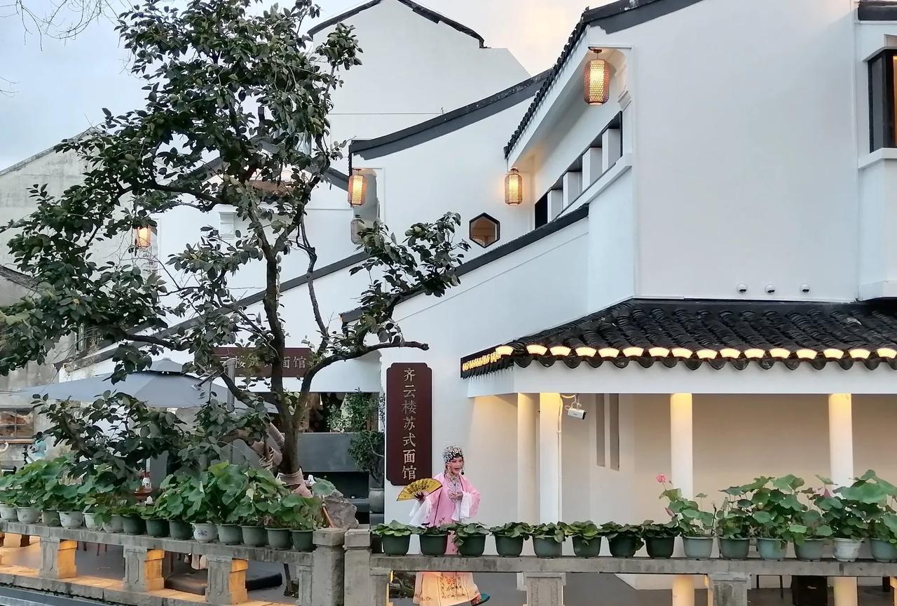 我现在基本就是6篇左右前一段时间都是10篇以上最多的时候一天发过24篇真的