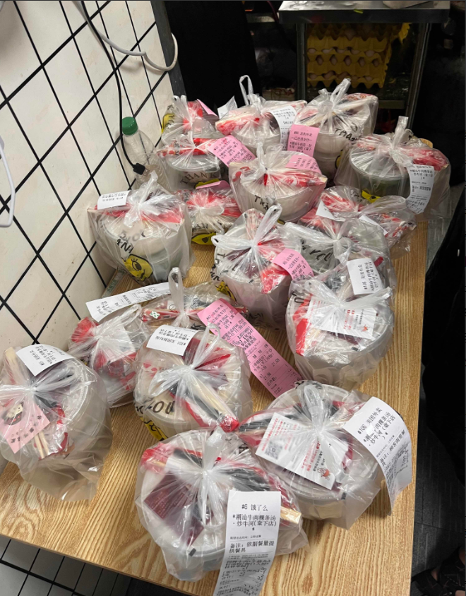 京东外卖好像怂了，眼睁睁地看着美团和饿了么各种活动、各种补贴砸下去…对手单量节节