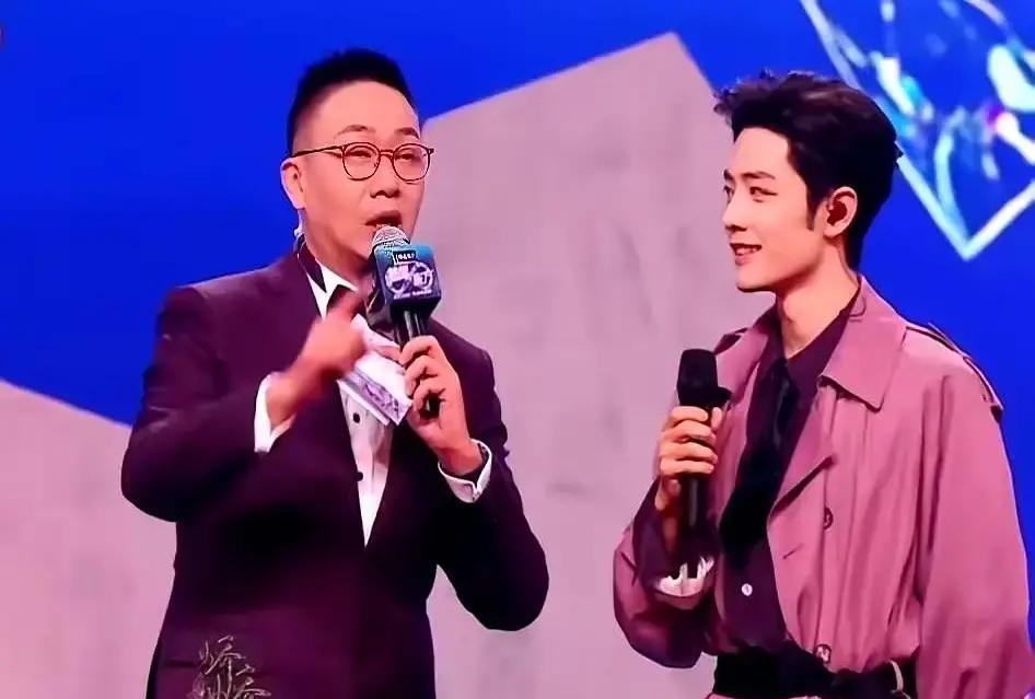 3秒复制方言，肖战把脑子跑成超跑主持人刚说完得闲谨制，他张嘴就跟，连上海阿