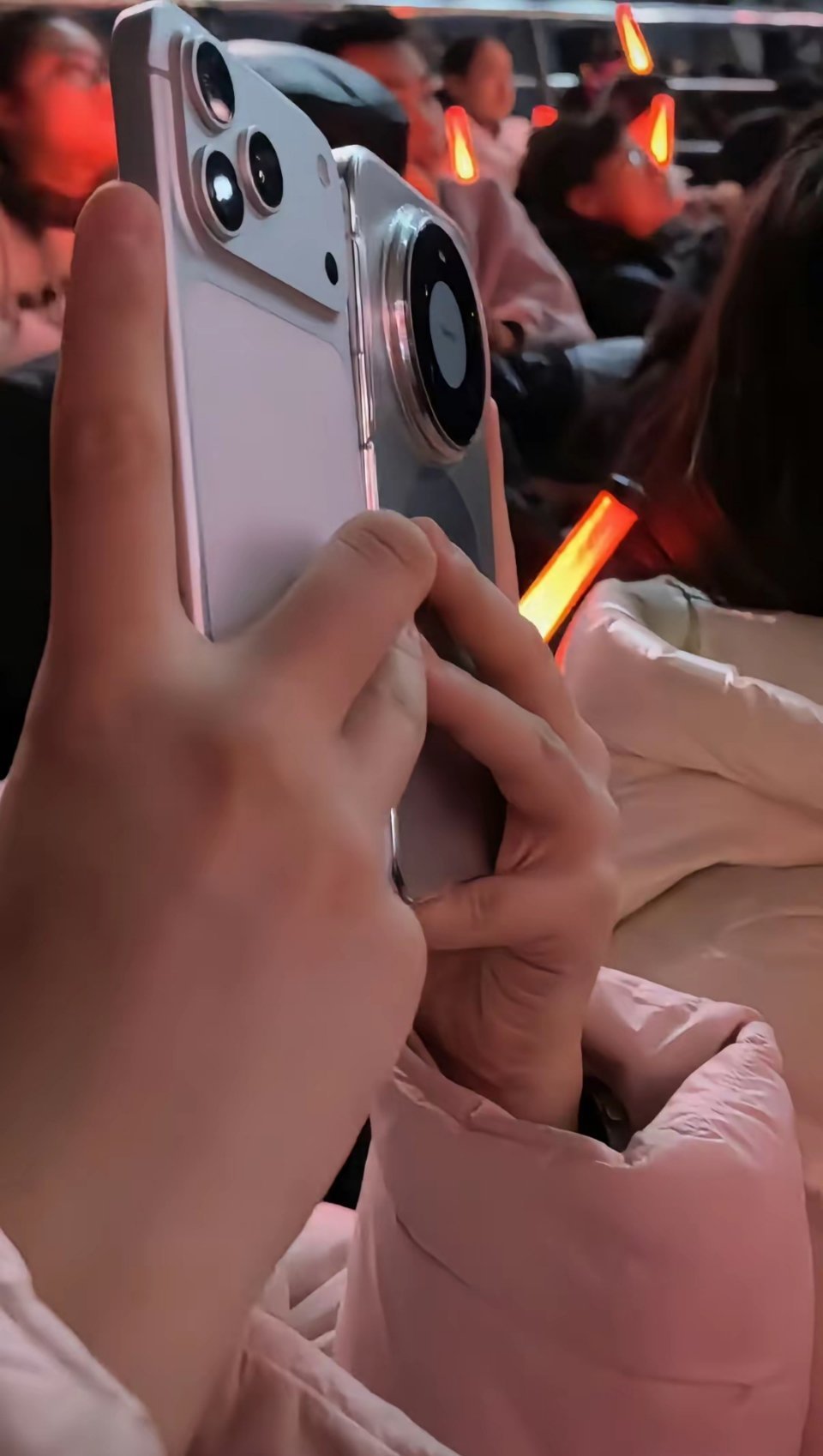 那些说华为低配高价的，真该看看实际表现。同样拍照，同样原相机，同样4倍镜——左手