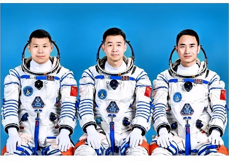 悬着的心终于放下！神舟二十号原计划11月5日返回，因疑似遭空间微小碎片撞击被迫