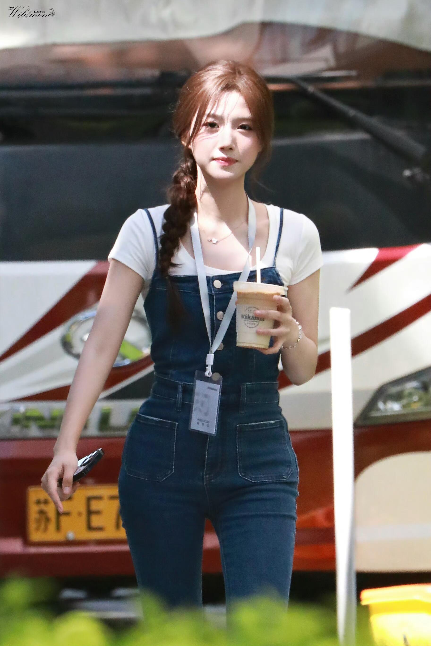 阳光下的卢昱晓☀️卢昱晓​​​