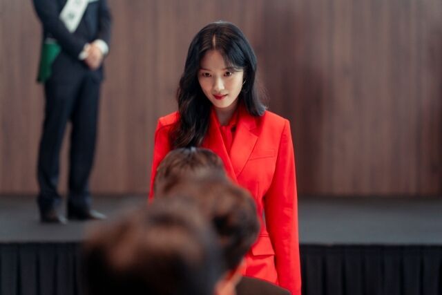 SBS新金土剧虽然从今天开始是人类公开金惠奫剧照。该剧讲述担心成为人类而远离