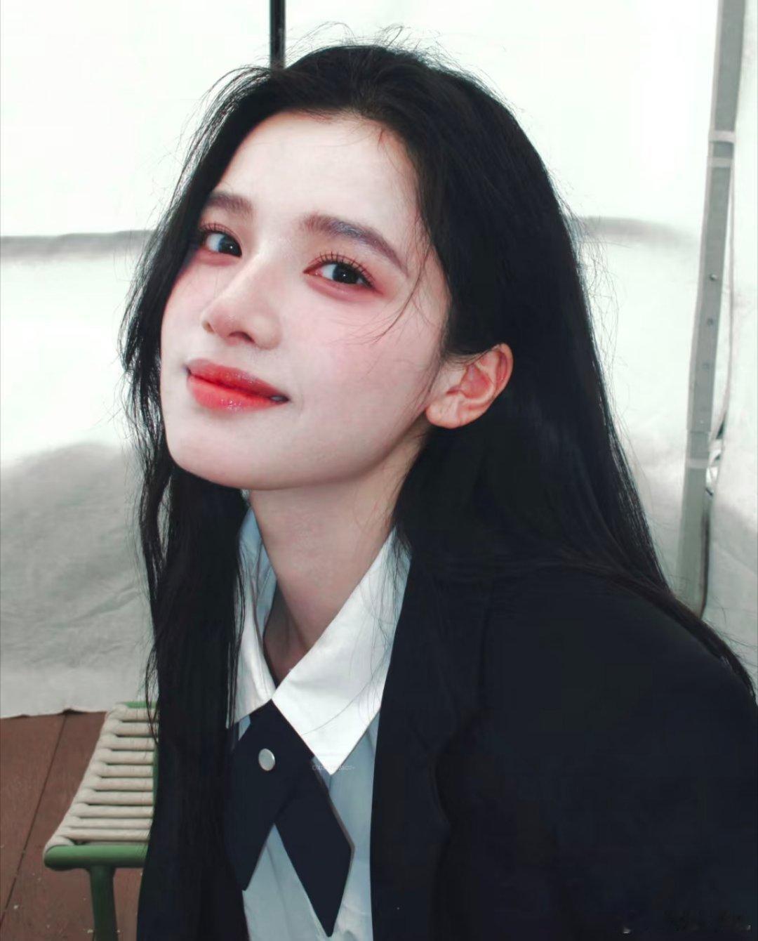 1、张婧仪的《致我那菜市场的白月光》男主深度接触陈靖可，他可以说是内娱九五花的最