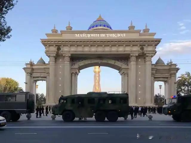 中塔签下“永久”条约，中国西大门焊死了，邻居变“铁杆”“永久”，这个词在外