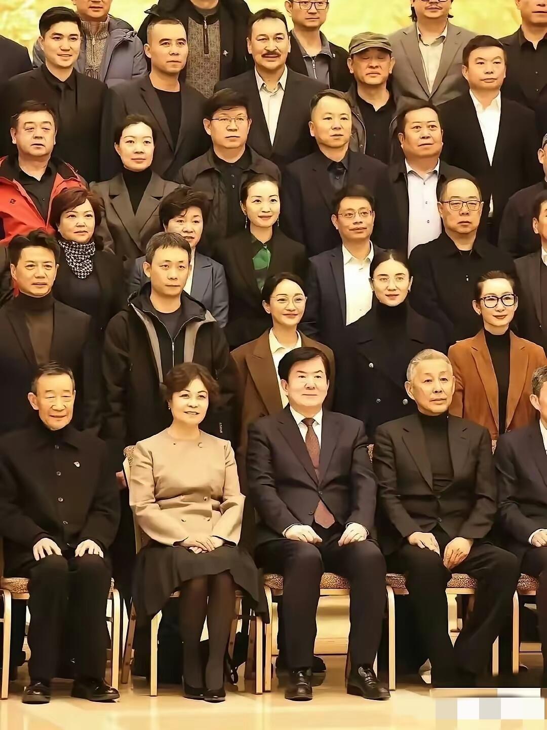 这些老戏骨里，多数人只能认出5个人。可能十个人里面挑不出一个会认识10个明星的，
