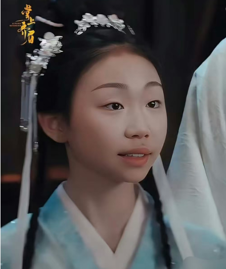 濮存昕外孙女首次演戏惹争议，网友：换个赛道吧！没想到，著名演员濮存昕的外孙女也