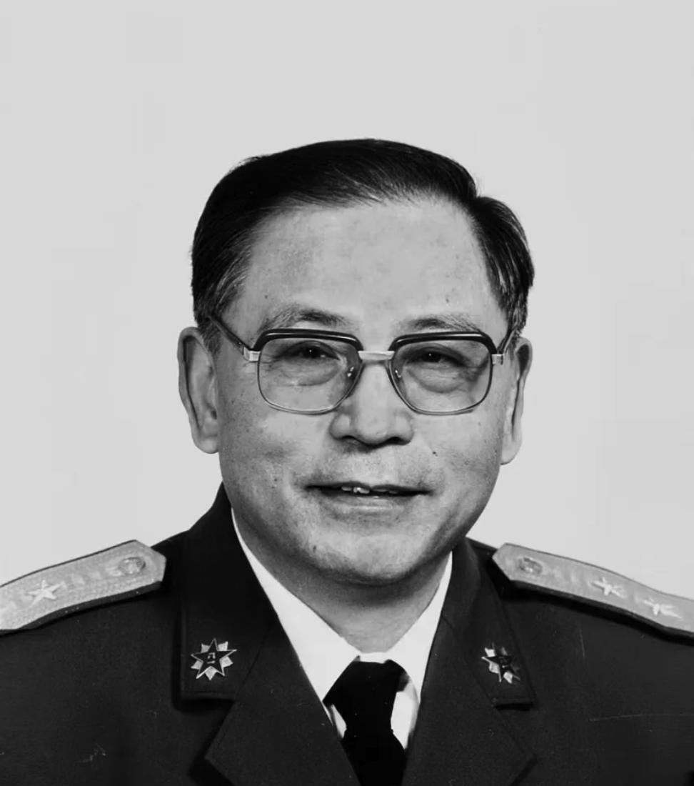 1950年，粟裕进京汇报工作，李克农知道后，立即跑了过去，急切地问道：“粟裕同志