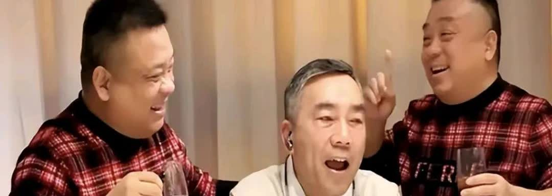 杨议有时候也挺不厚道的，吴迪吴跃跟了他20多年，也不算是正经的徒弟。很多人希望学