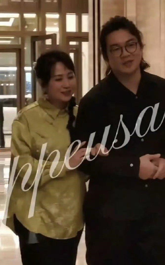 马丽和老公许文赫结婚才几年，许文赫变化这么大，哪里还看得出来马丽大11岁啊，才发