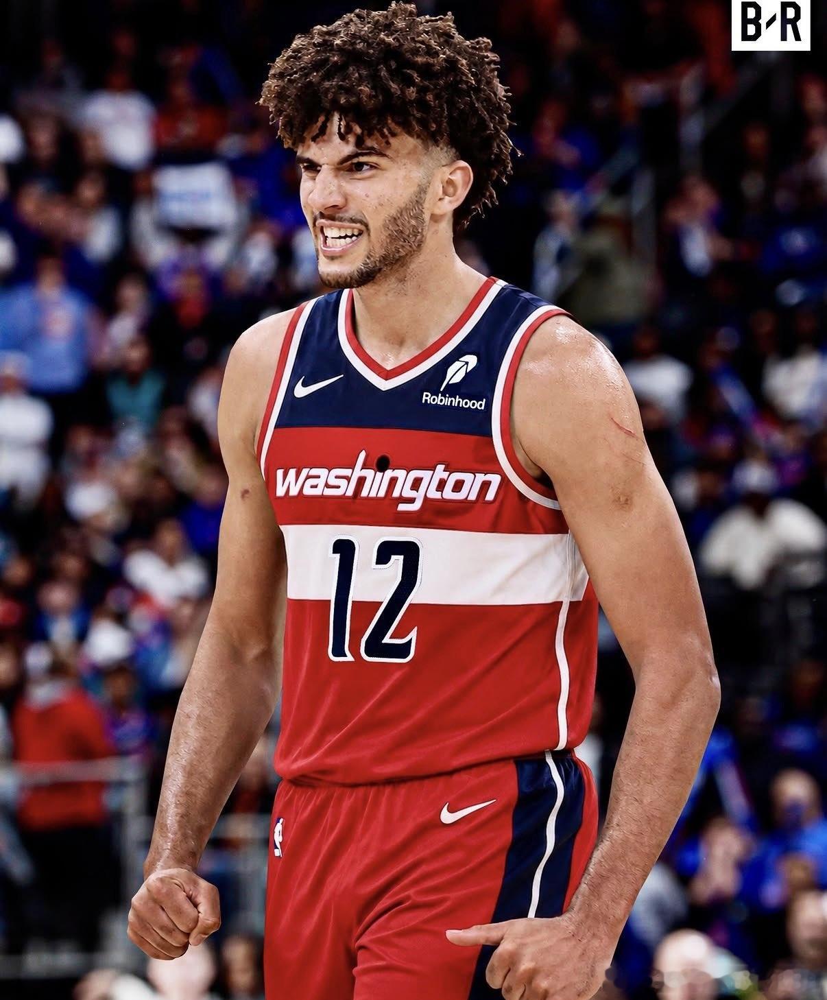 NBA2026nba选秀消息报道：据选秀速递（DraftExpress）消息，