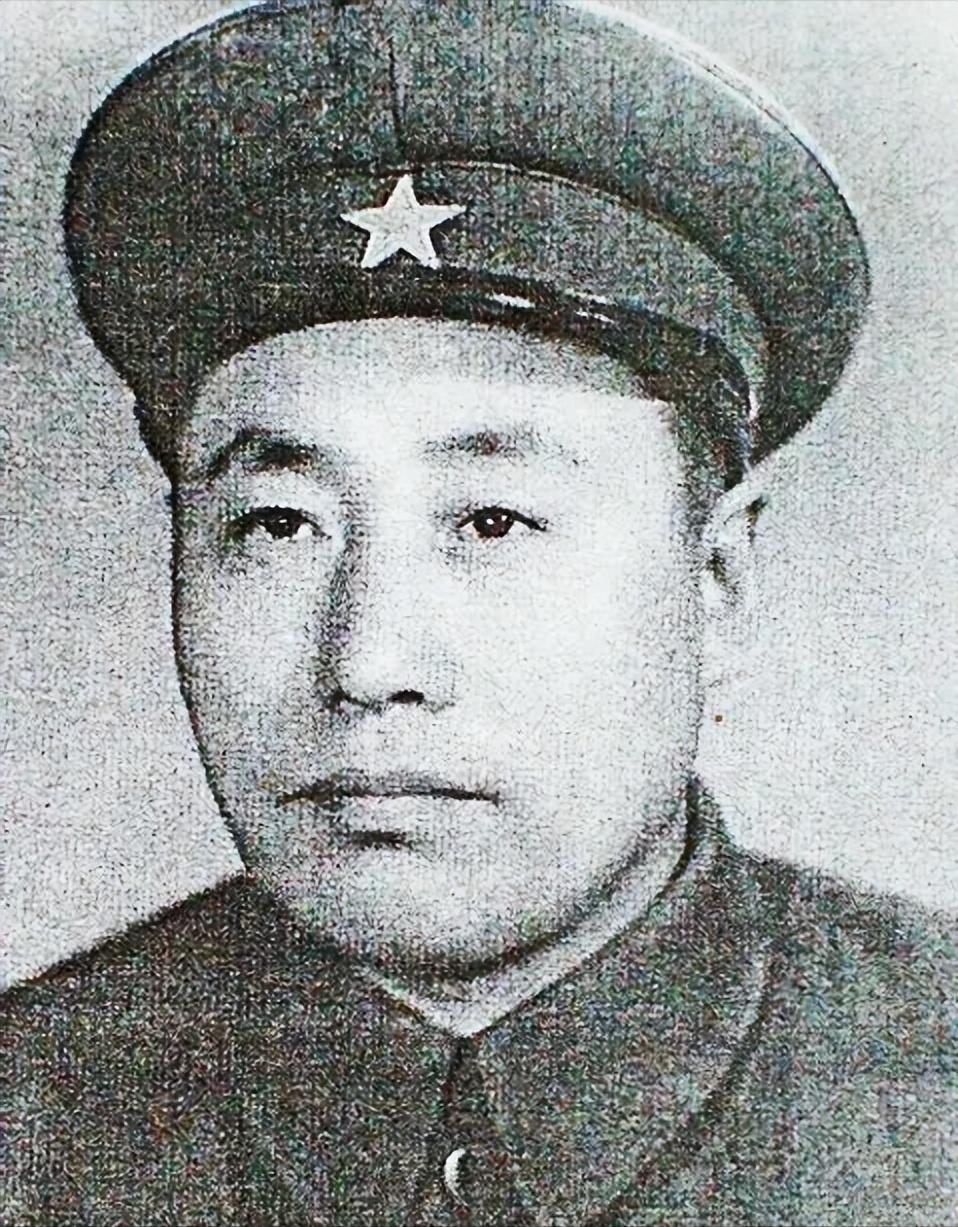 1944年，东北抗联将领于天放在黑龙江被捕，他夜里借口上厕所，用烙铁狠狠砸向看守