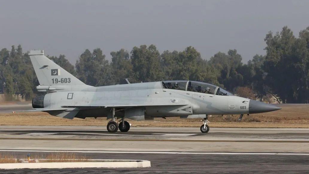 印度现在骑虎难下了，自己的LCA战斗机卖不出去，印度空军的阵风战斗机打不过歼-1