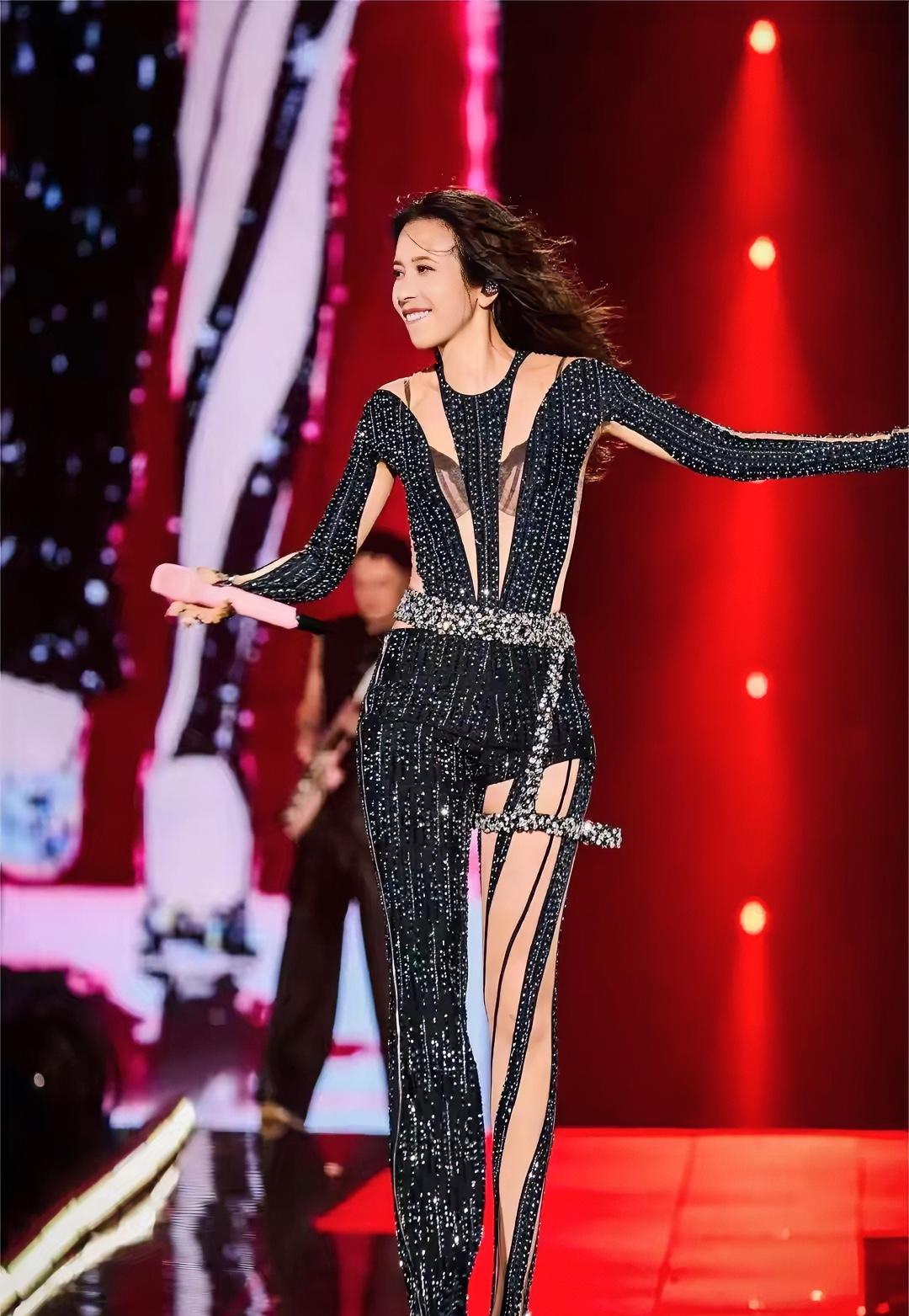 莫文蔚，167cm，怎么会有这么好看的腿呢？