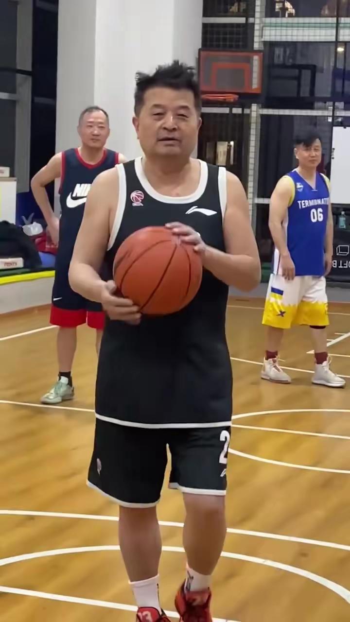 主持人懂了，祸从口出！[无奈吐舌]