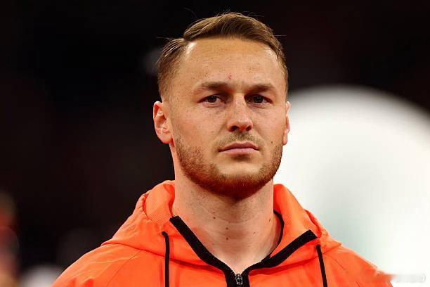 都灵体育报：尤文图斯可能在今夏出售库普梅纳斯，以筹集高达3000万欧元来覆盖成本