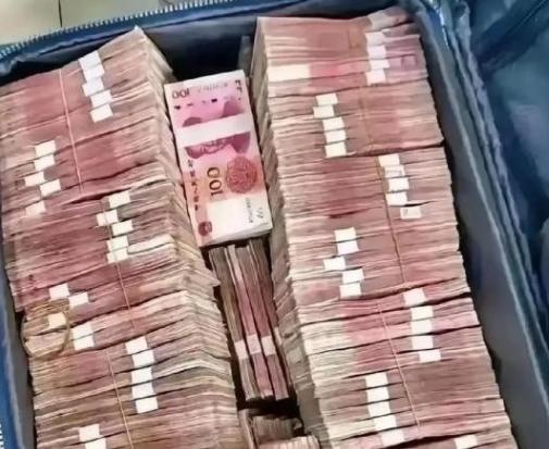 中国这招太妙了！美国曾欠中国钱不肯还，中国转手把这张欠条卖给另一个欠美国钱的国家