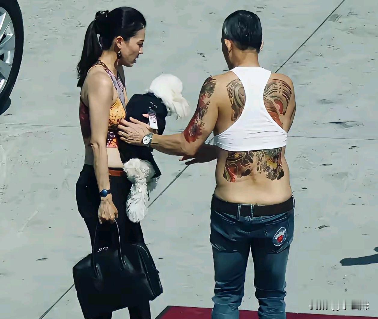 路人镜头下的泰国国王