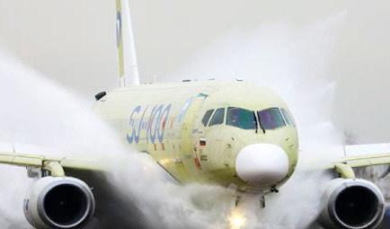 【俄罗斯国产SJ-100飞机发动机完成溅水试验】近日，联合飞机公司对首批国产替代