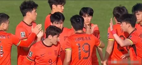 怎么想都想不通！越南U23这届U23亚洲杯直接上演“除了中国队，谁都能刚”名场面