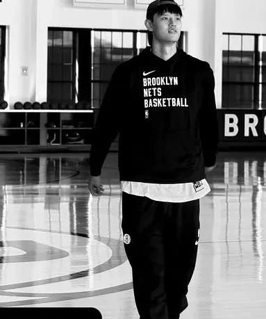 曾凡博顺利进入NBA篮网队，目前有两名中国球员了！对于中国篮球和球迷来说是个好