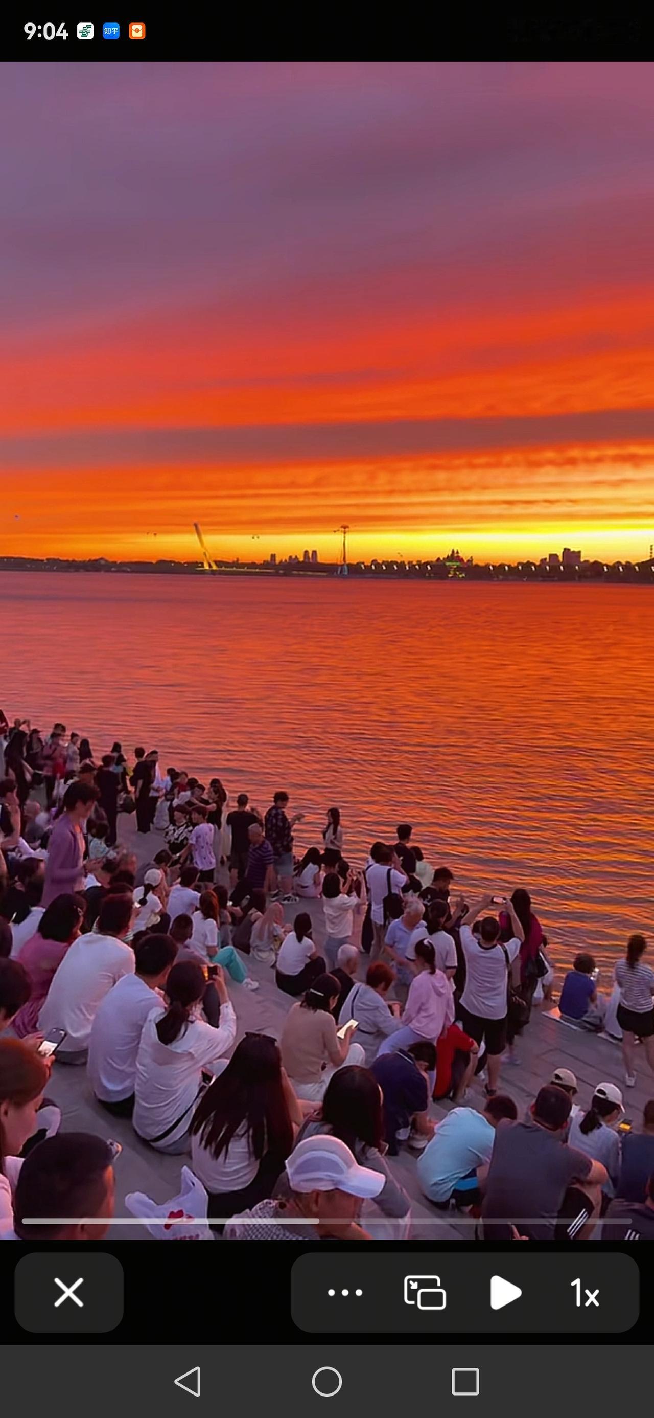 八九十年代黑龙江每个小县城都有几十家工厂，工人是城市的主体，以呼兰市（县级市）为