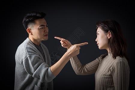 离婚后邻居突然出现，揭开家庭死亡阴谋，震惊所有人！李阿姨今年快六十了，平日