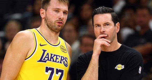 铁壁防守人，还有能扫荡的优质防守人，横移快的护框中锋，还要攻击性强的后卫，那个老