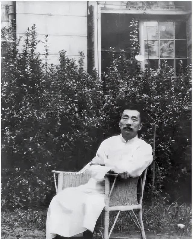 1931年，鲁迅问茅盾：毛润之比你如何？茅盾八字回答震撼文坛1931年，上海